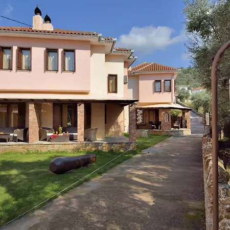 Aparthotel Symmetron 4*